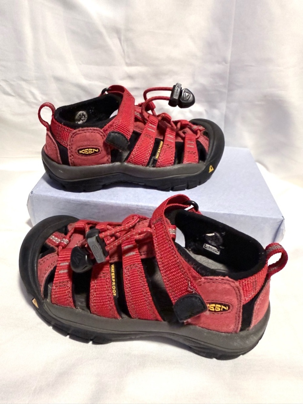 Keen Newport Little Kid Boy/Girl Size 10  Red Waterproof Sport Sandals Cap Toe